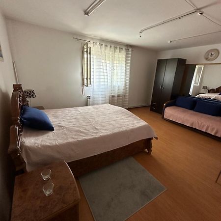 Day & Night Apartment Cuprija Bagian luar foto