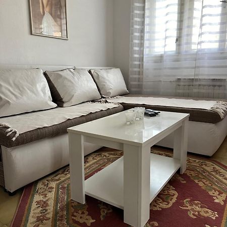 Day & Night Apartment Cuprija Bagian luar foto