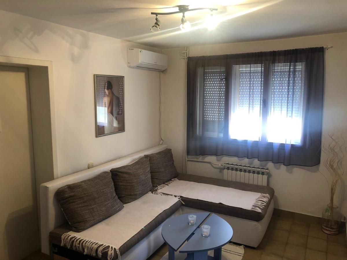 Day & Night Apartment Cuprija Bagian luar foto