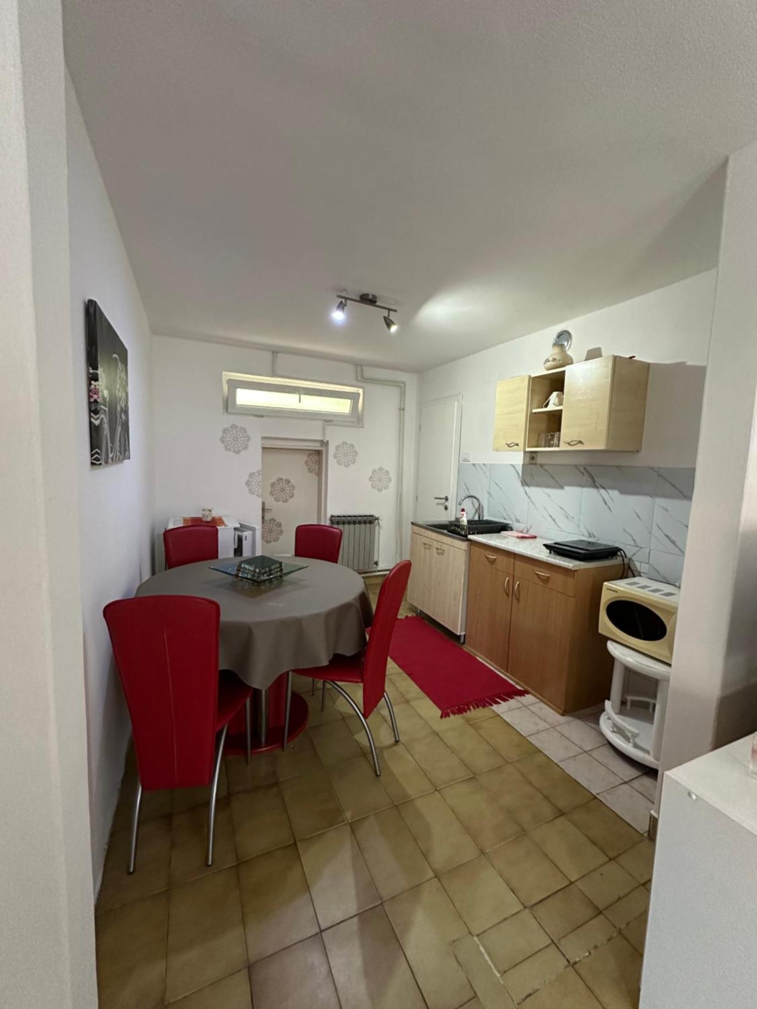 Day & Night Apartment Cuprija Bagian luar foto